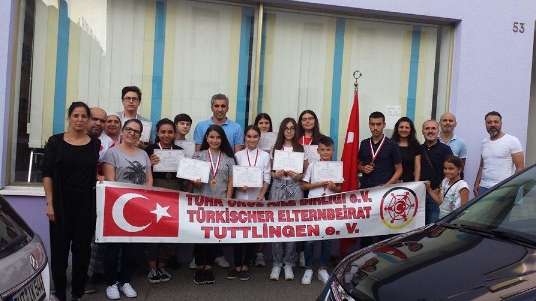 Tuttlingen Türk Okul Aile Birliği Diplomaları Verdi