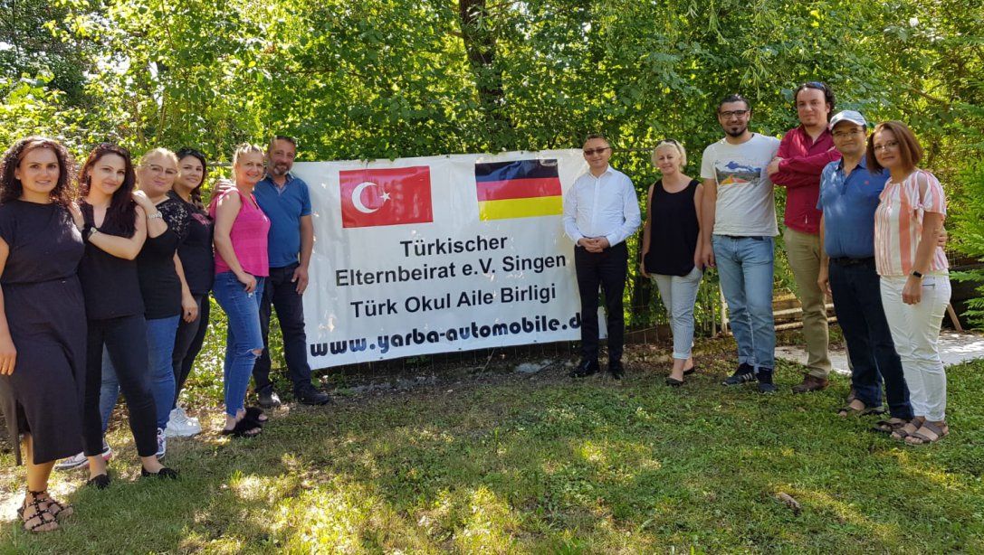 Eğitim Ataşemiz Dr. Uğur Acar Singen Türk Okul Aile Birliğini ziyaret etti